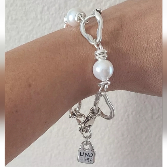 UNO de 50 Bracelet • Perla Mosqueta • BN - Picture 12 of 15